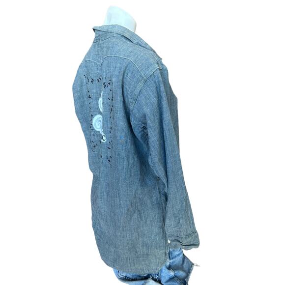 See the Magic Denim Tunic Shirt MEDIUM Overdye Oversize Unique Upcycled Chambray - Picture 4 of 9